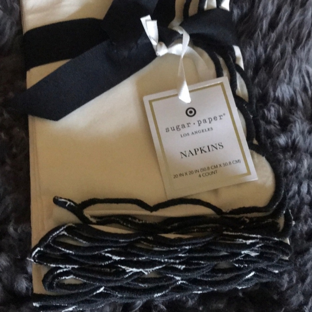 🖤NEW! Shabby Chic Sugar Paper Cream Napkins with Scallop Black Trim! - Picture 2 of 4